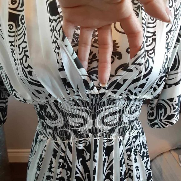 Elegant Black and White Patterned Dress - Picture 4 of 10